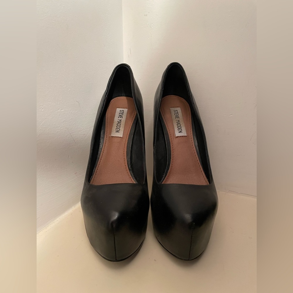 Steve Madden’s Tall Sexy Black Pumps - Sara Limited Edition. Perfect Condition.